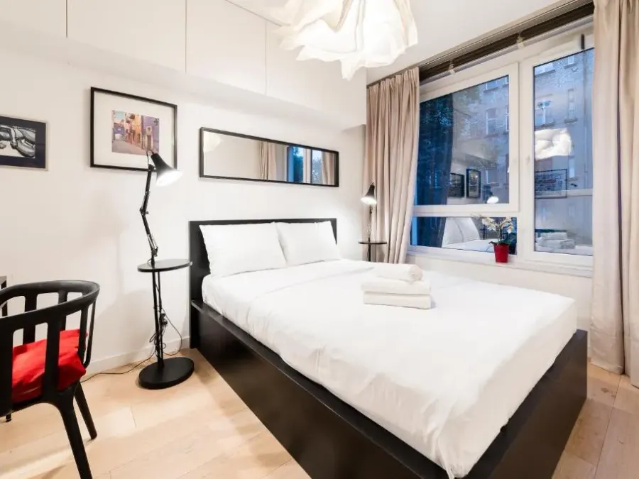 Wilda Deluxe Apartment by BookingHost, photo 1 of 10