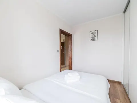 Garbary City Center Apartment by BookingHost, photo 9 of 10