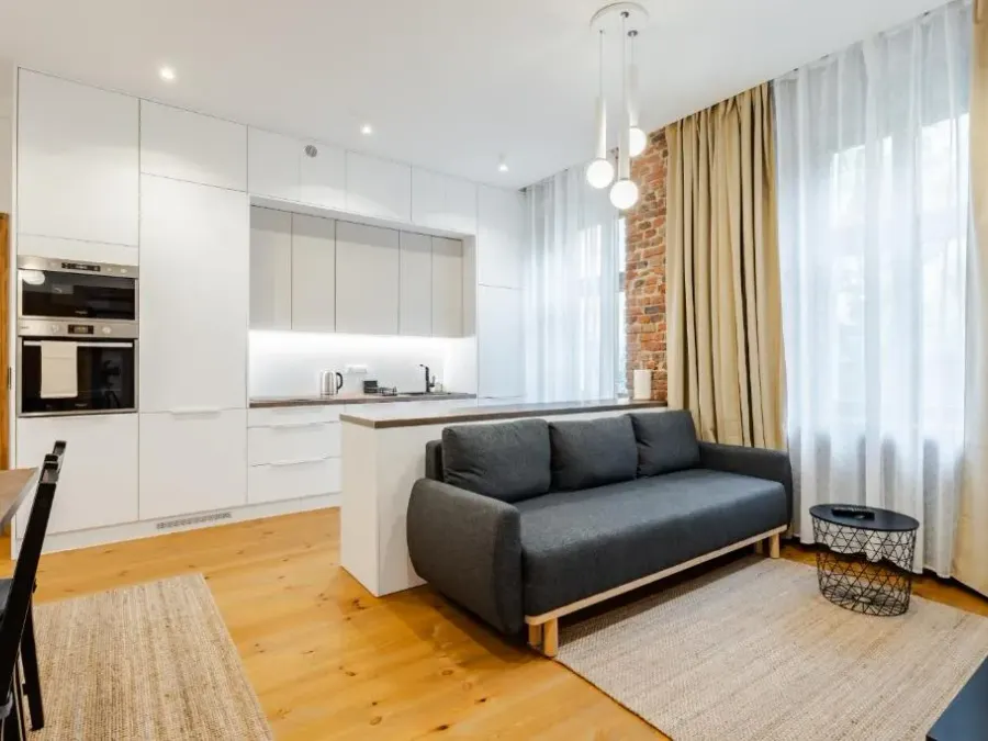 Two Bedroom Very Berry Apartment in Poznań with Desk by Noclegi Renters, photo 1 of 10