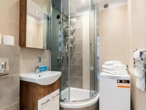Garbary City Center Apartment by BookingHost, photo 3 of 10