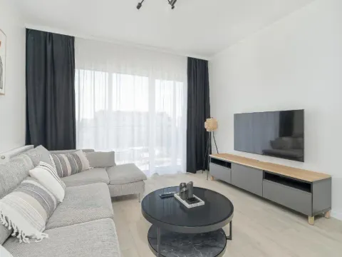 Family Apartment in Poznań with 2 Parking Spaces, 3 Bedrooms and Balcony by Noclegi Renters, photo 8 of 10