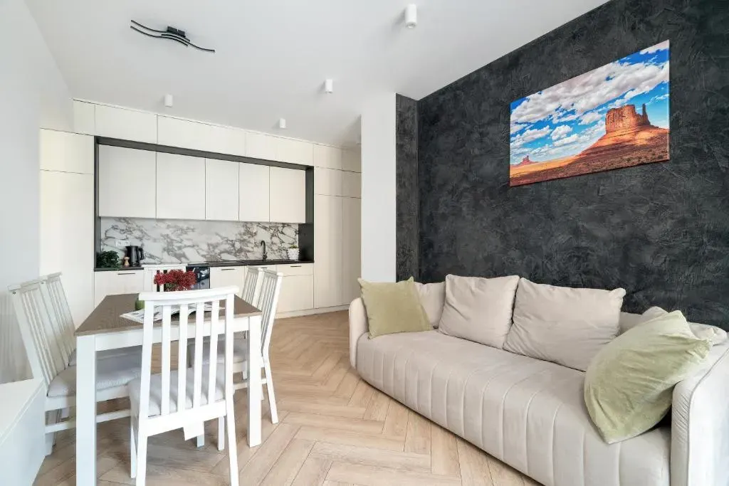 Spacious Two Bedroom Apartment with Underground Parking by Noclegi Renters, photo 1 of 10