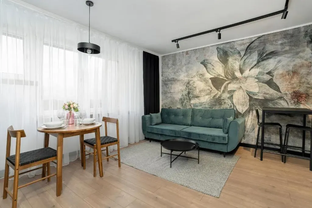 Spacious Apartment in a quiet area of Poznań by Noclegi Renters, photo 1 of 10