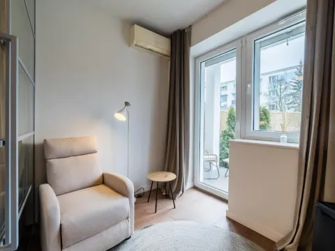 Grunwald Raszyńska Apartment by BookingHost, photo 9 of 10