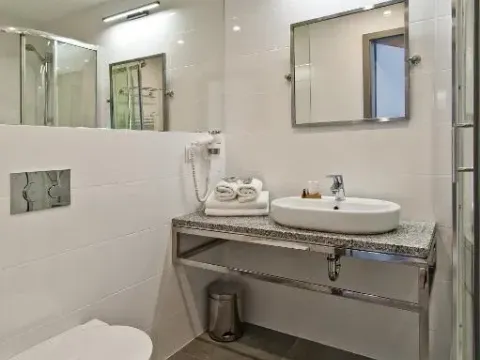 Hotel Forza, photo 4 of 10