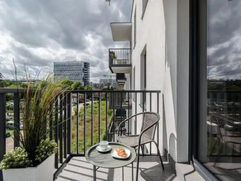 Modern Black Spot, photo 3 of 10