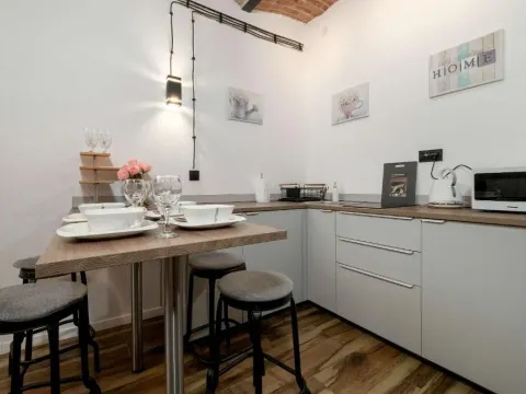 Nowoczesne Studio w Centrum Poznania by Noclegi Renters, photo 2 of 10