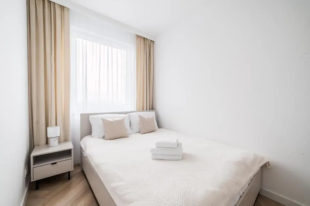 Stacja Jeżyce Lavish Apartment by BookingHost, photo 1 of 10