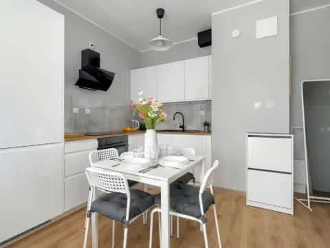 Bright Apartment in Poznań with Parking, Balcony and Desk by Noclegi Renters, photo 7 of 10
