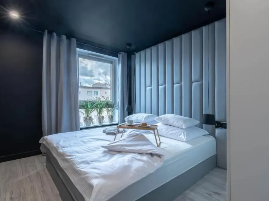 Modern Black Spot, photo 1 of 10