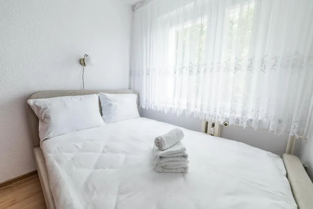 Pod Lipami Cozy Apartment by BookingHost, photo 1 of 10
