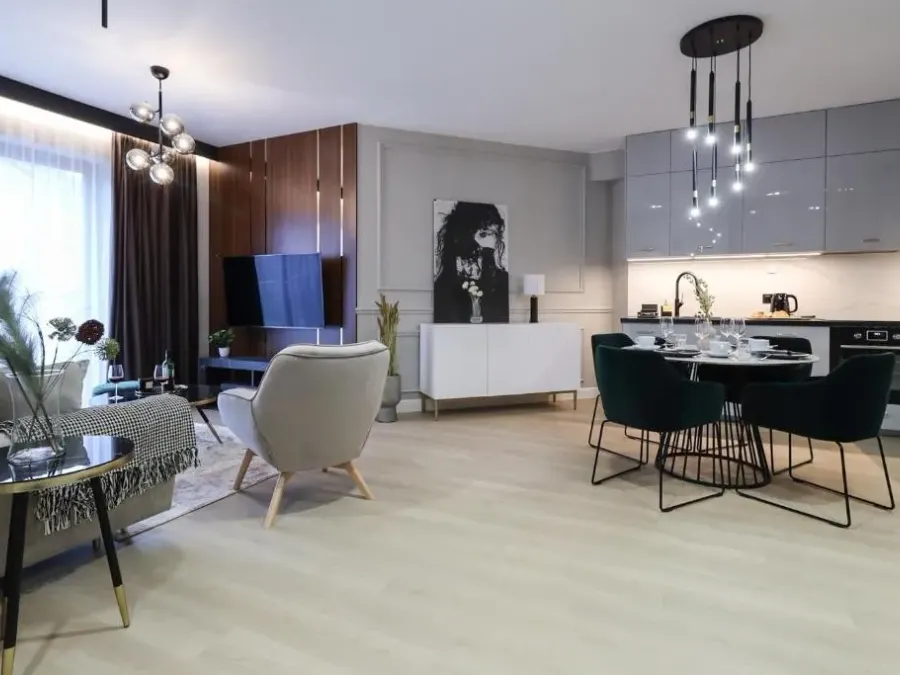 Central Prestige Point, photo 1 of 10