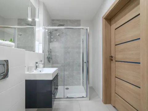 Poznań Airport Modern Apartment by BookingHost, photo 3 of 10
