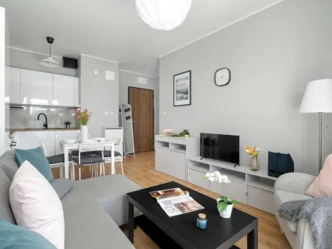 Bright Apartment in Poznań with Parking, Balcony and Desk by Noclegi Renters, photo 8 of 10