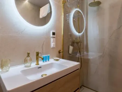 Grunwald Raszyńska Apartment by BookingHost, photo 3 of 10