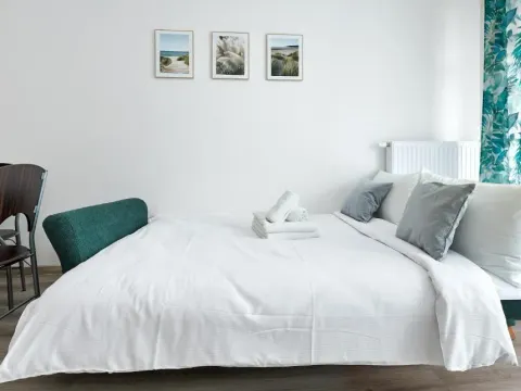 Poznań Airport Comfy Apartment by BookingHost, photo 2 of 10