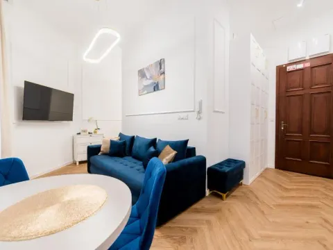 Nowowiejskiego Downtown Deluxe Apartment by BookingHost, photo 10 of 10
