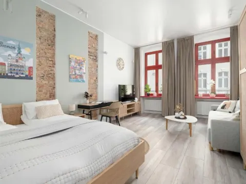 Modern Pet-Friendly Apartment with Desk in Old Town by Noclegi Renters, photo 9 of 10