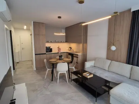 Towarowa Clock Apartment, free parking, air-conditioning, self check-in 24h, photo 3 of 10