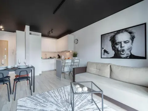 Modern Black Spot, photo 2 of 10