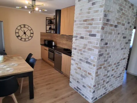 Umińskiego Spacious Apartment, photo 4 of 10