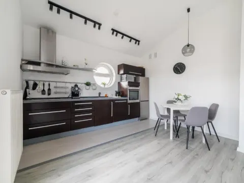 Błażeja Modern Apartment by BookingHost, photo 4 of 10