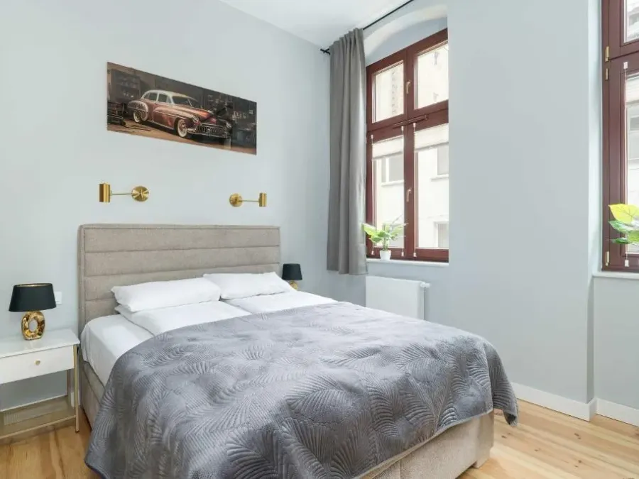 Klimatyczne Studio z Biurkiem w Poznaniu by Noclegi Renters, photo 1 of 10