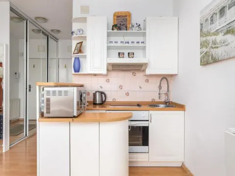 One Bedroom Apartment with Balcony in Poznan by Noclegi Renters, photo 4 of 10