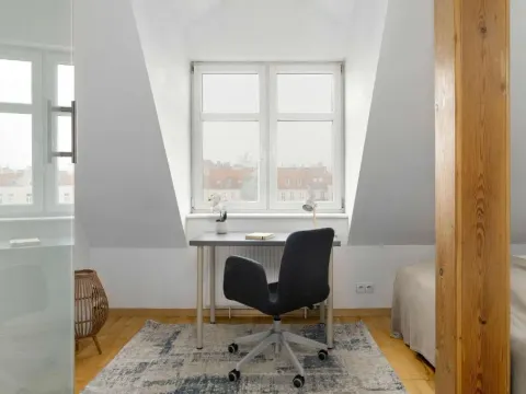 Charming Apartment in a Perfect Location Suitable for 4 People by Noclegi Renters, photo 4 of 10