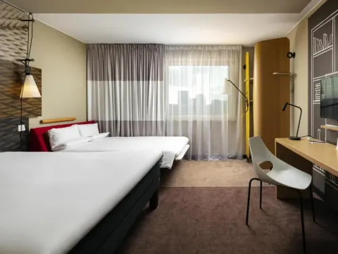 Ibis Poznan Centrum, photo 2 of 10