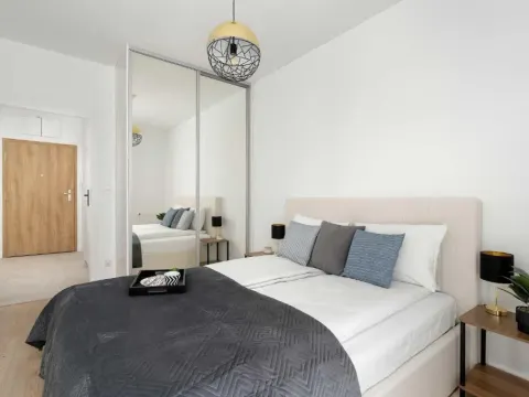 Jasny Apartament z Parkingiem i Balkonem by Noclegi Renters, photo 4 of 10