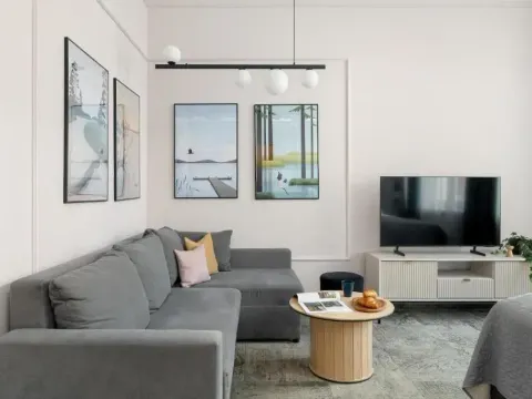 Jasne Studia Very Berry w Centrum Poznania by Noclegi Renters, photo 2 of 10