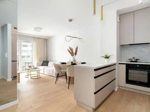 Beige and Green Two Bedroom Apartment in Poznań with Parking and Bathtub by Noclegi Renters, photo 9 of 10