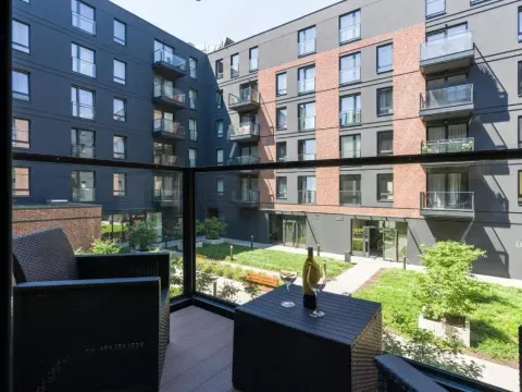 Maison Avenue 88 & Parking, photo 2 of 10