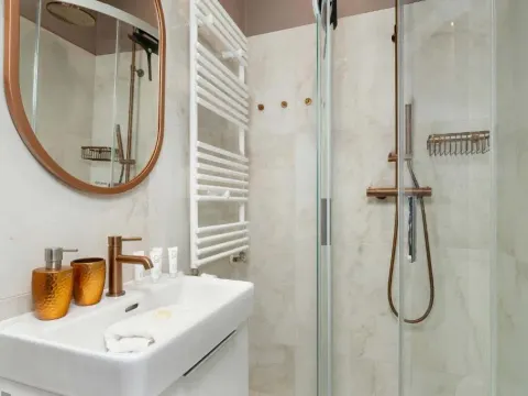 Klimatyczne Studio z Biurkiem w Poznaniu by Noclegi Renters, photo 3 of 10